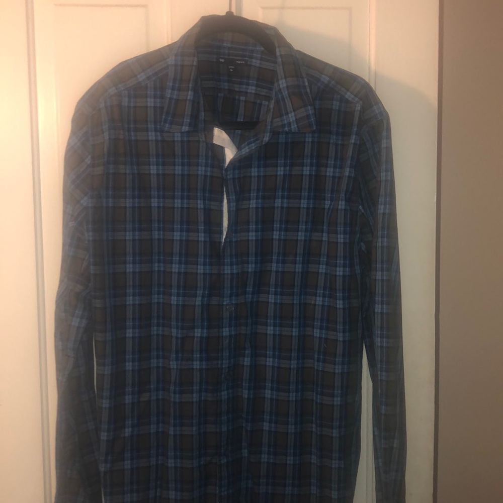 Men’s gap button down shirt